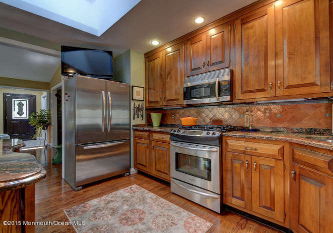 27 Maple Stream Road East Windsor, NJ 08520 - Photo 12 of 32 27 Maple Stream Rd East-small-012-Kitche