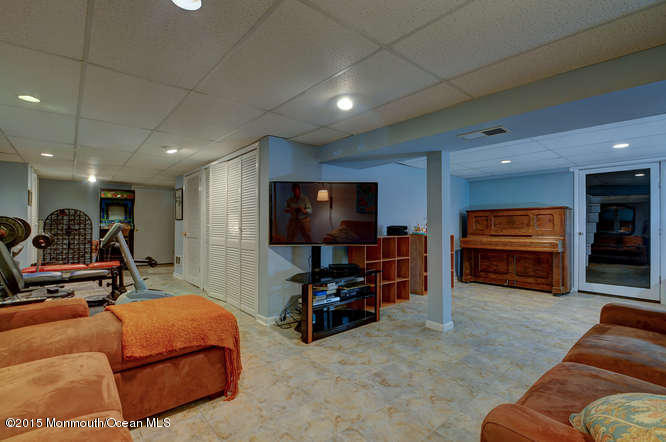 27 Maple Stream Road East Windsor, NJ 08520 - Photo 20 of 32 27 Maple Stream Rd East-small-020-Finish