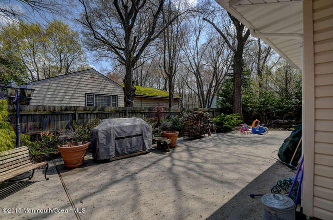 27 Maple Stream Road East Windsor, NJ 08520 - Photo 24 of 32 27 Maple Stream Rd East-small-024-Patio-