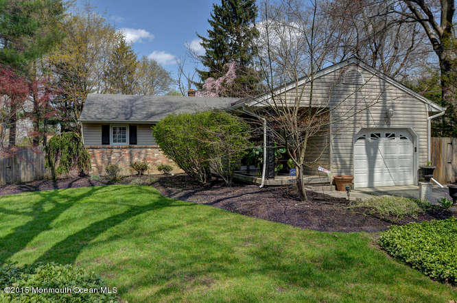 27 Maple Stream Rd East-small-005-Front
