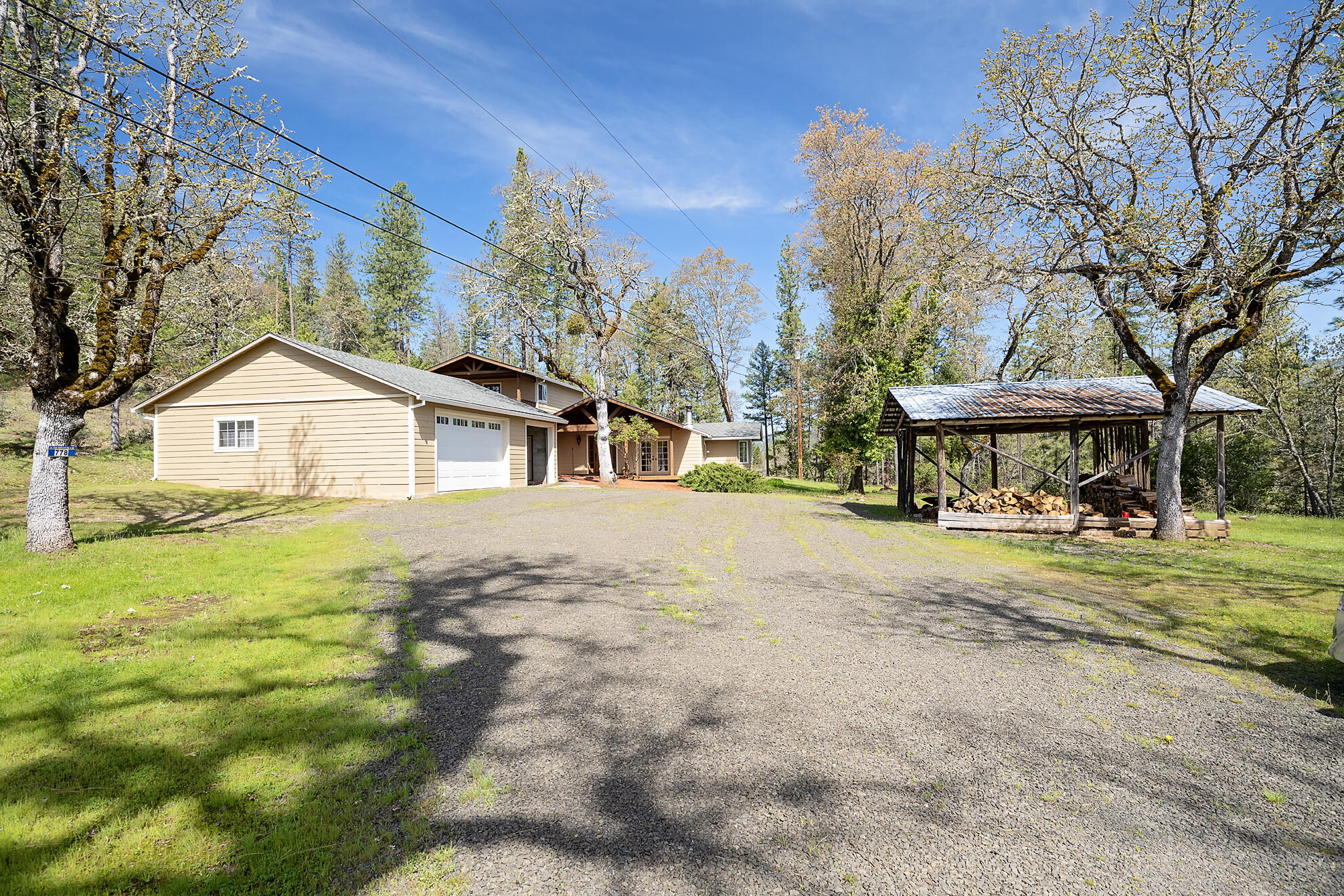 778 Ragsdale Road Trail, OR 97541 - Photo 25 of 48 Driveway