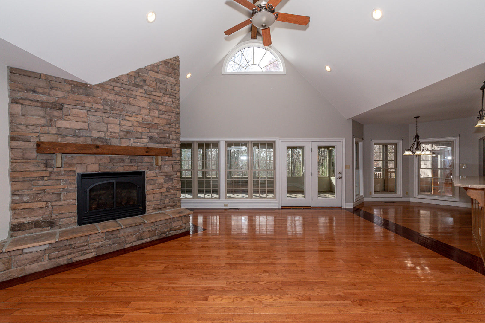 3969 Sevierville Road Maryville, TN 37804 - Photo 2 of 40 Living Room