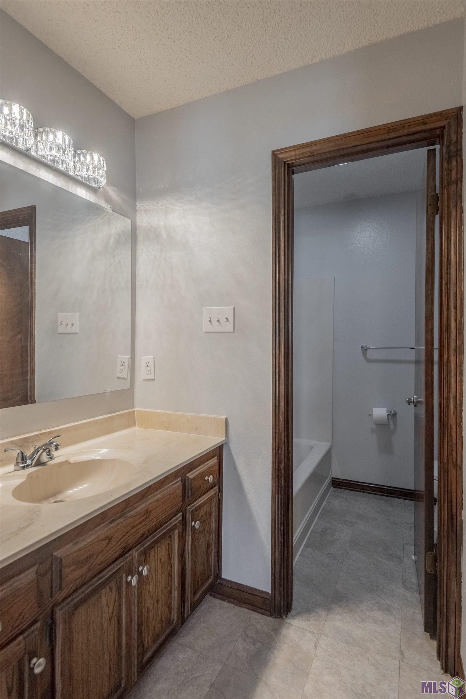 11054 Red Oak Drive Baton Rouge, LA 70815 - Photo 15 of 18