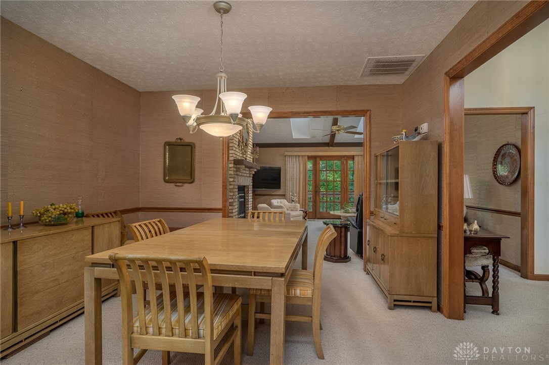 154 Strathmoor Crossing Kettering, OH 45429 - Photo 12 of 25