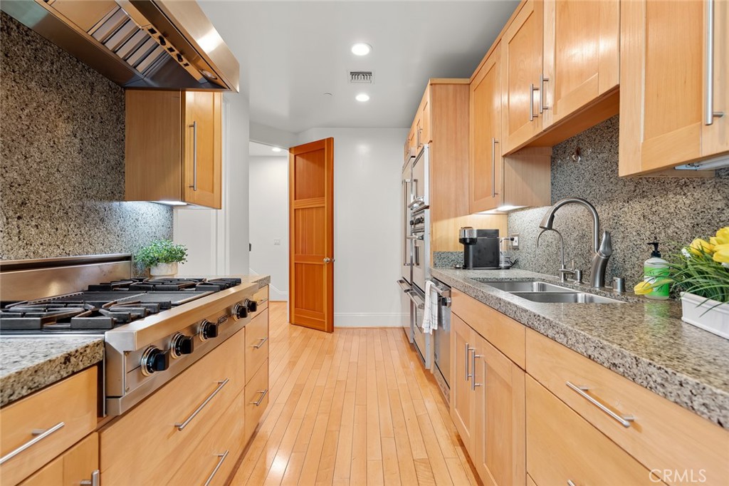 2323 South Beverly Glen Boulevard, Unit 9 Los Angeles, CA 90064 - Photo 21 of 65