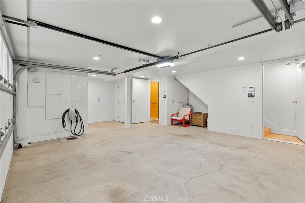 2323 South Beverly Glen Boulevard, Unit 9 Los Angeles, CA 90064 - Photo 51 of 65