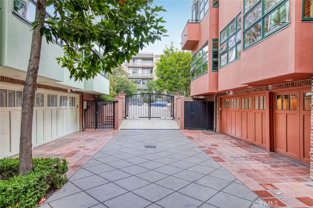 2323 South Beverly Glen Boulevard, Unit 9 Los Angeles, CA 90064 - Photo 55 of 65
