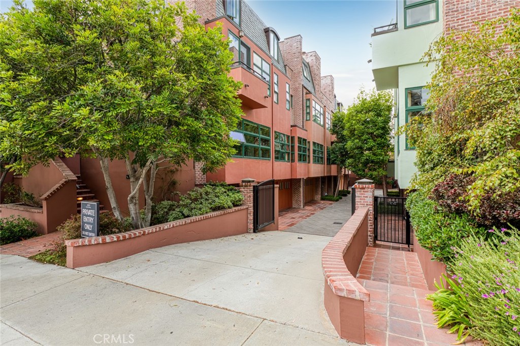 2323 South Beverly Glen Boulevard, Unit 9 Los Angeles, CA 90064 - Photo 56 of 65