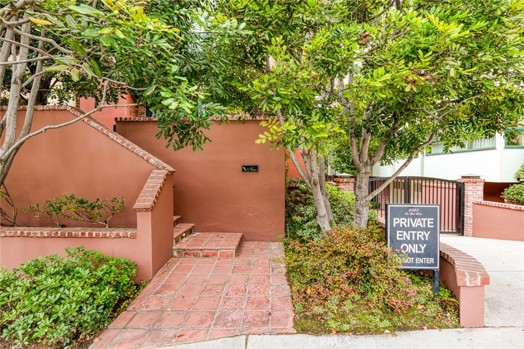 2323 South Beverly Glen Boulevard, Unit 9 Los Angeles, CA 90064 - Photo 57 of 65