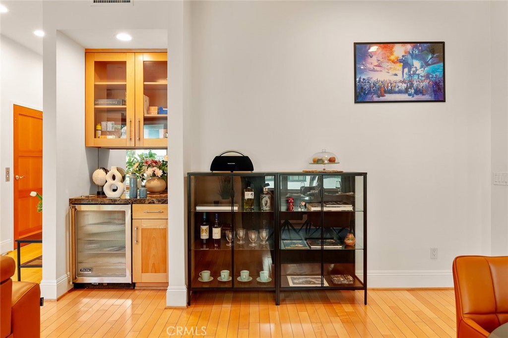 2323 South Beverly Glen Boulevard, Unit 9 Los Angeles, CA 90064 - Photo 9 of 65