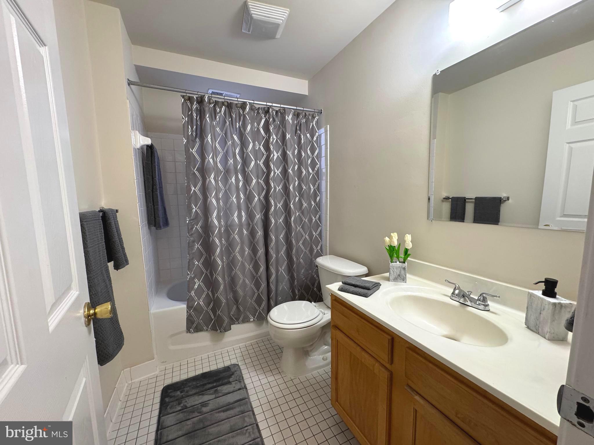 1340 Fairmont Street Northwest, Unit 3 Washington, DC 20009 - Photo 10 of 14 Bathroom