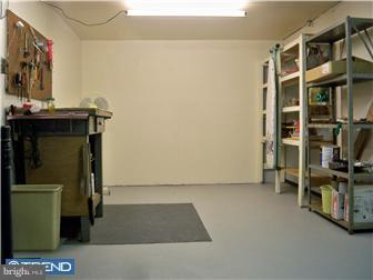 3578 Kyle Road Philadelphia, PA 19154 - Photo 10 of 12 Garage