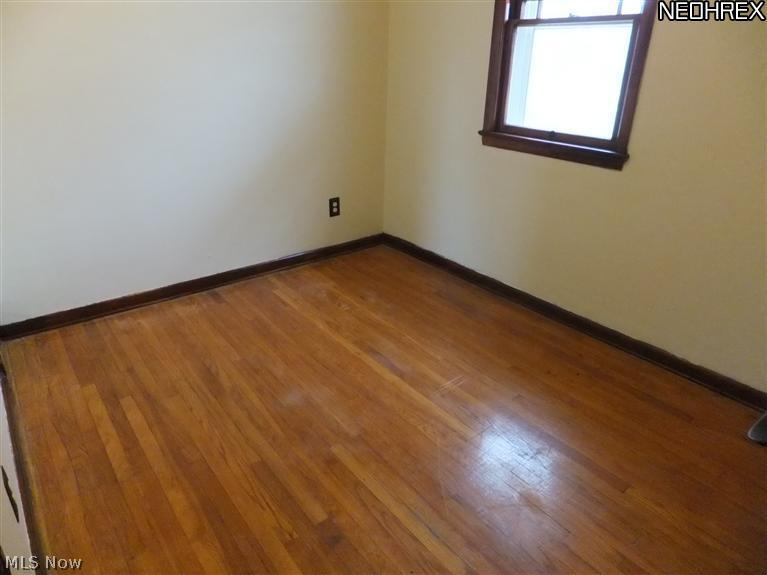 8020 Snow Road Parma, OH 44129 - Photo 11 of 21