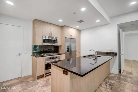 $699,000 | 7121 East Rancho Vista Drive, Unit 1004, Scottsdale, AZ 85251