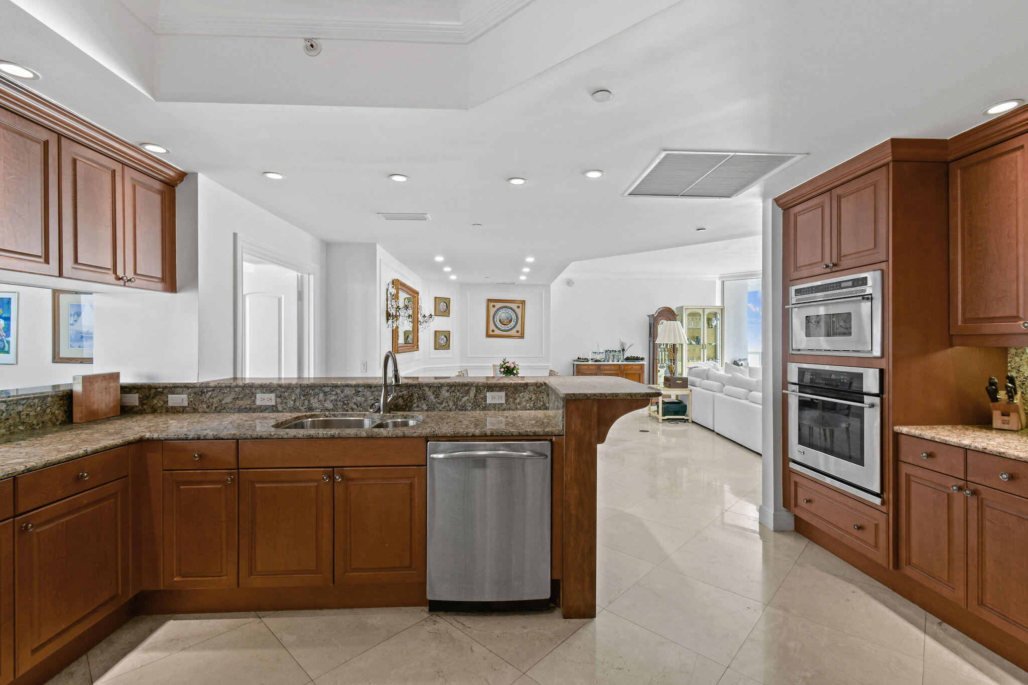 4600 North Ocean Drive, Unit 902 Singer Island, FL 33404 - Photo 21 of 79 *