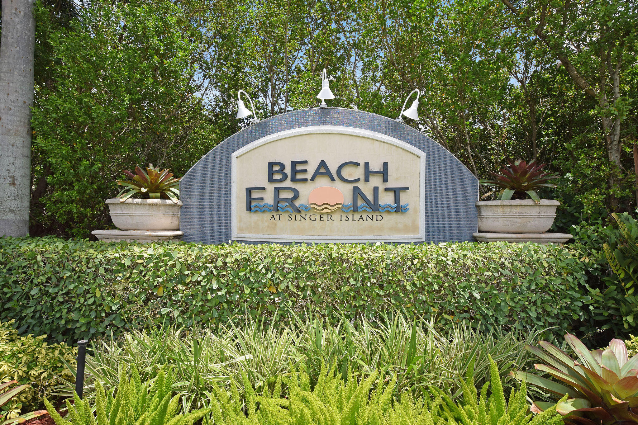 4600 North Ocean Drive, Unit 902 Singer Island, FL 33404 - Photo 47 of 79 Beachfron Entrance