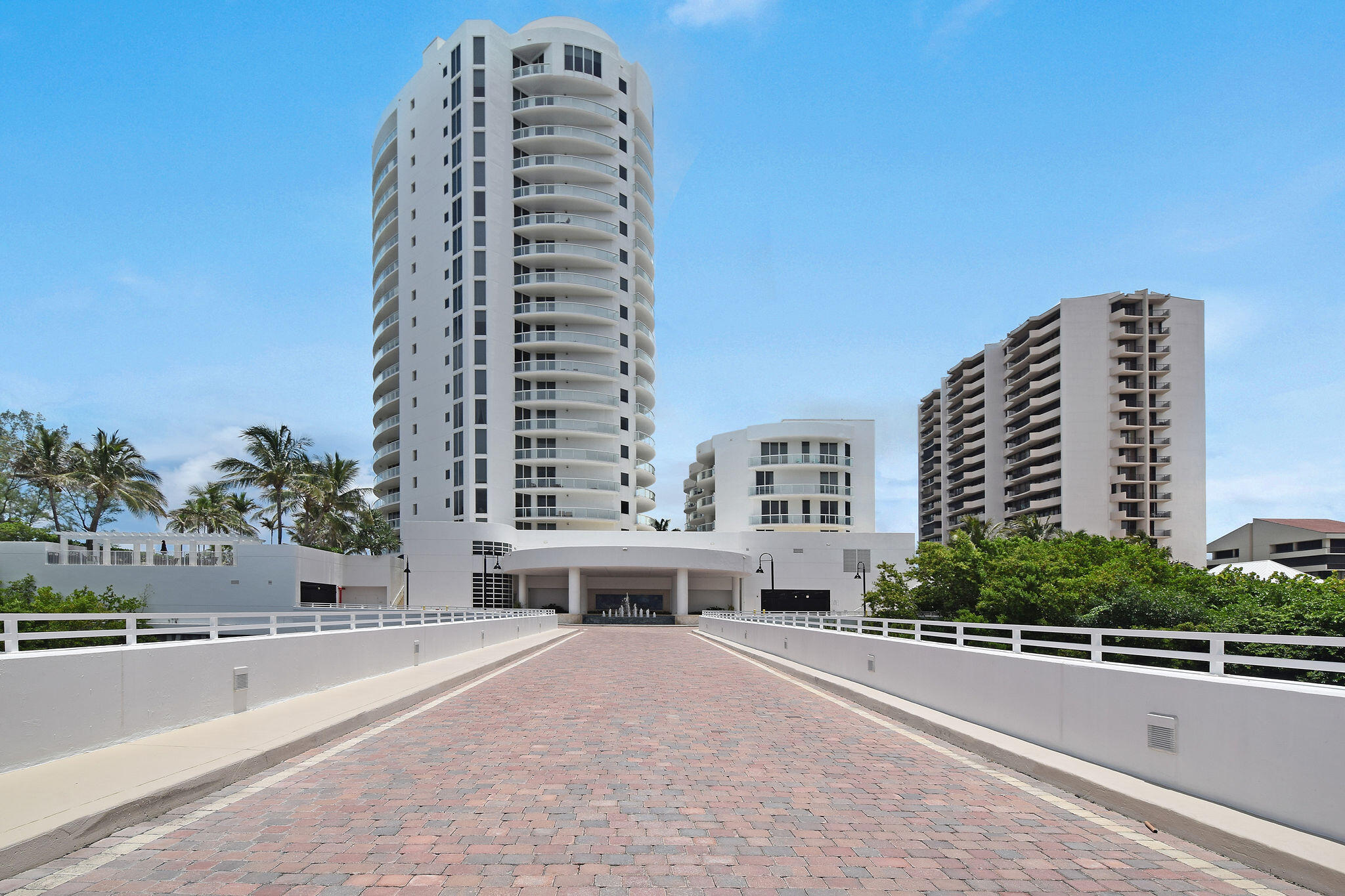 4600 North Ocean Drive, Unit 902 Singer Island, FL 33404 - Photo 48 of 79 Beachfront Entrance & Gate