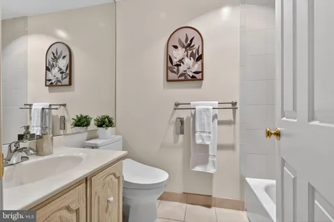 $925,000 | 3297 Sutton Place Northwest, Unit C, Washington, DC 20016