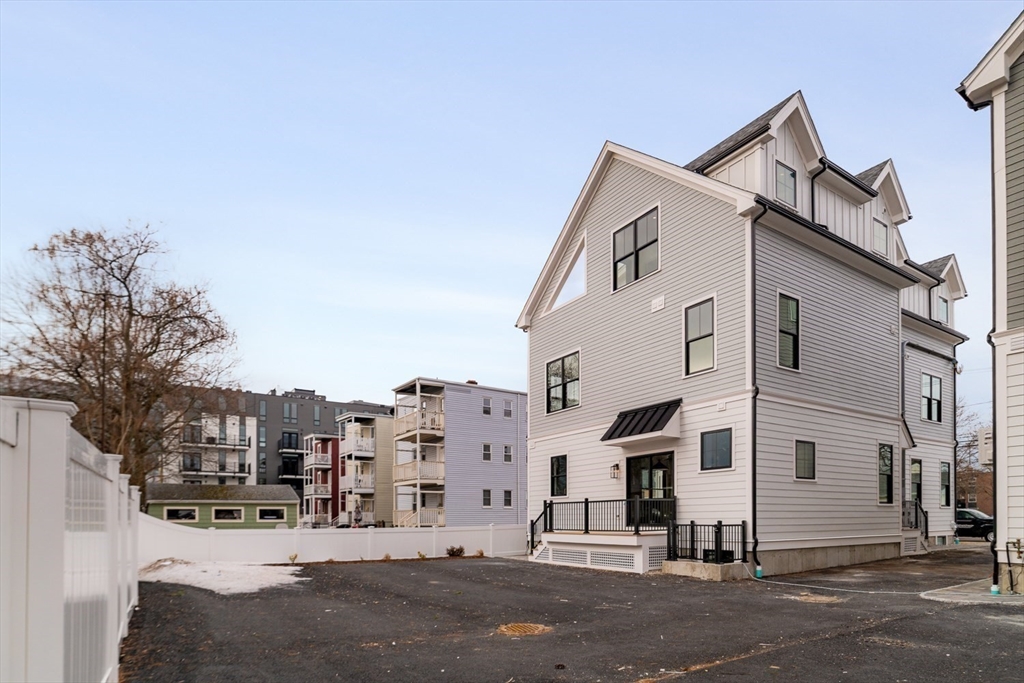 19 South Waverly Street Boston, MA 02135 - Photo 35 of 37