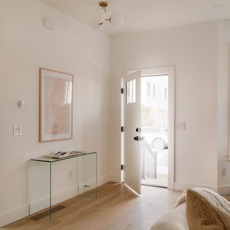 19 South Waverly Street Boston, MA 02135 - Photo 4 of 37