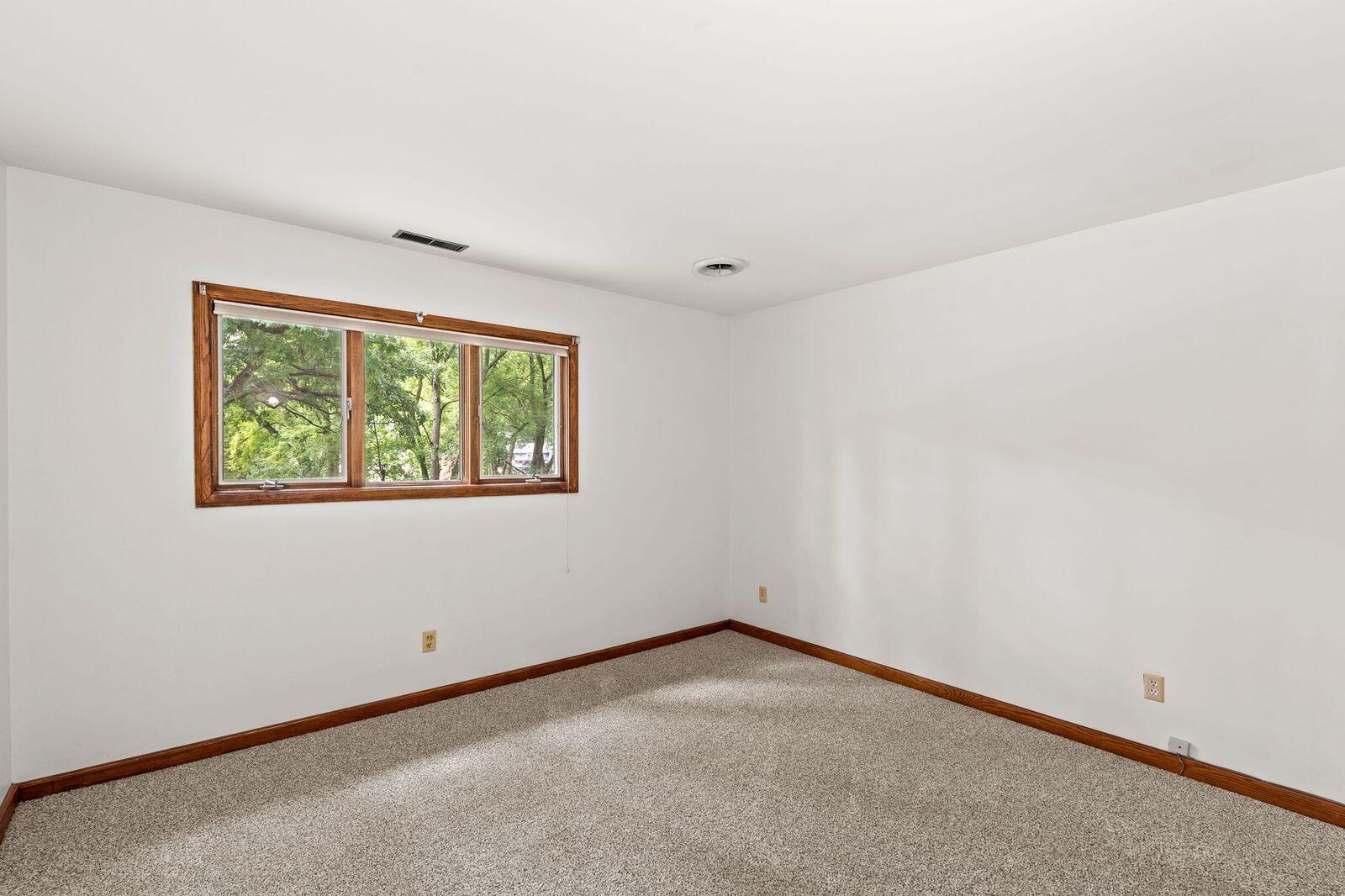 3500 Marine Drive Crown Point, IN 46307 - Photo 20 of 39 1600x1066