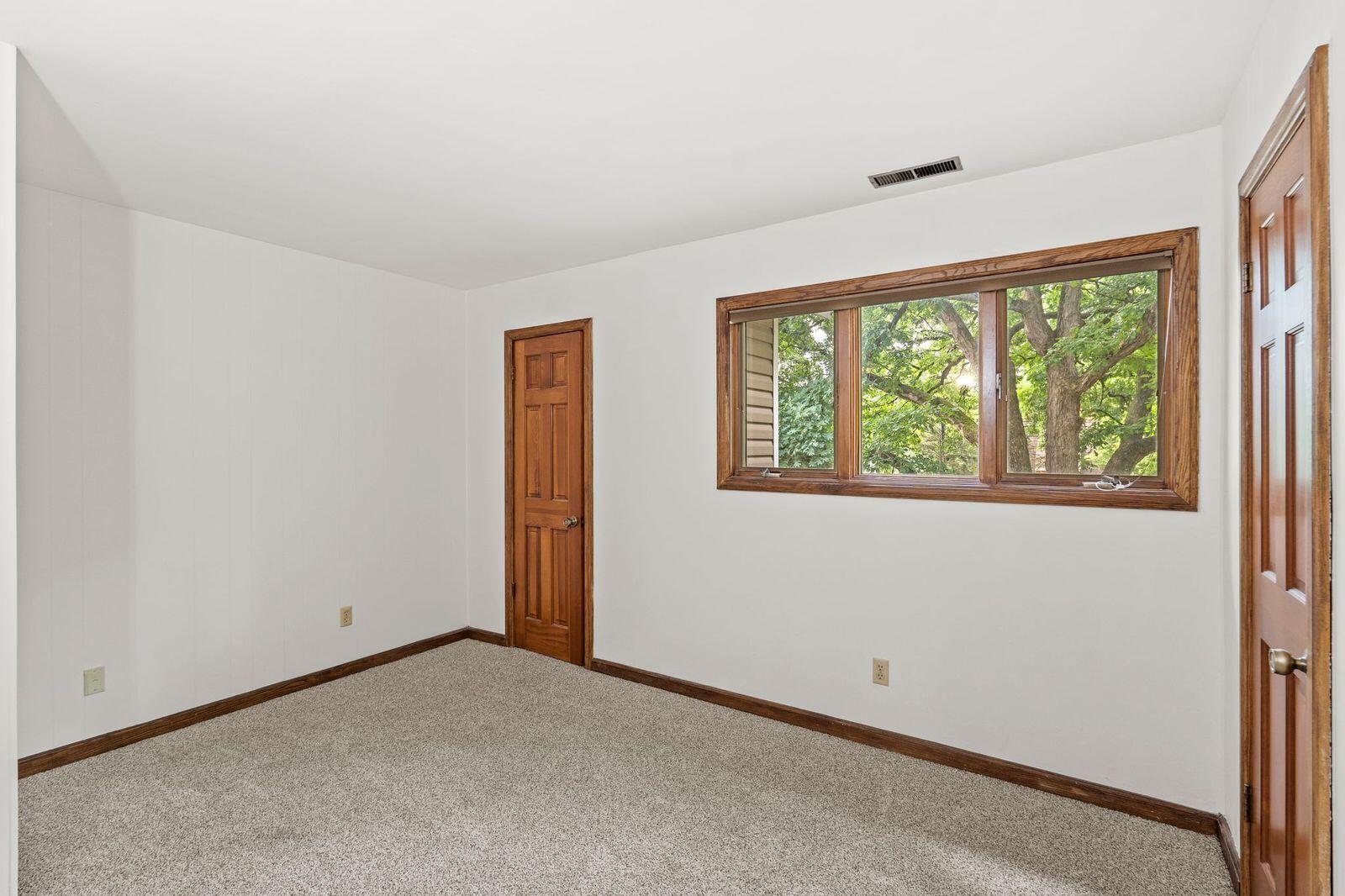 3500 Marine Drive Crown Point, IN 46307 - Photo 21 of 39 1600x1066