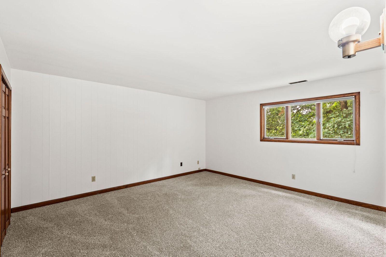3500 Marine Drive Crown Point, IN 46307 - Photo 24 of 39 1600x1066