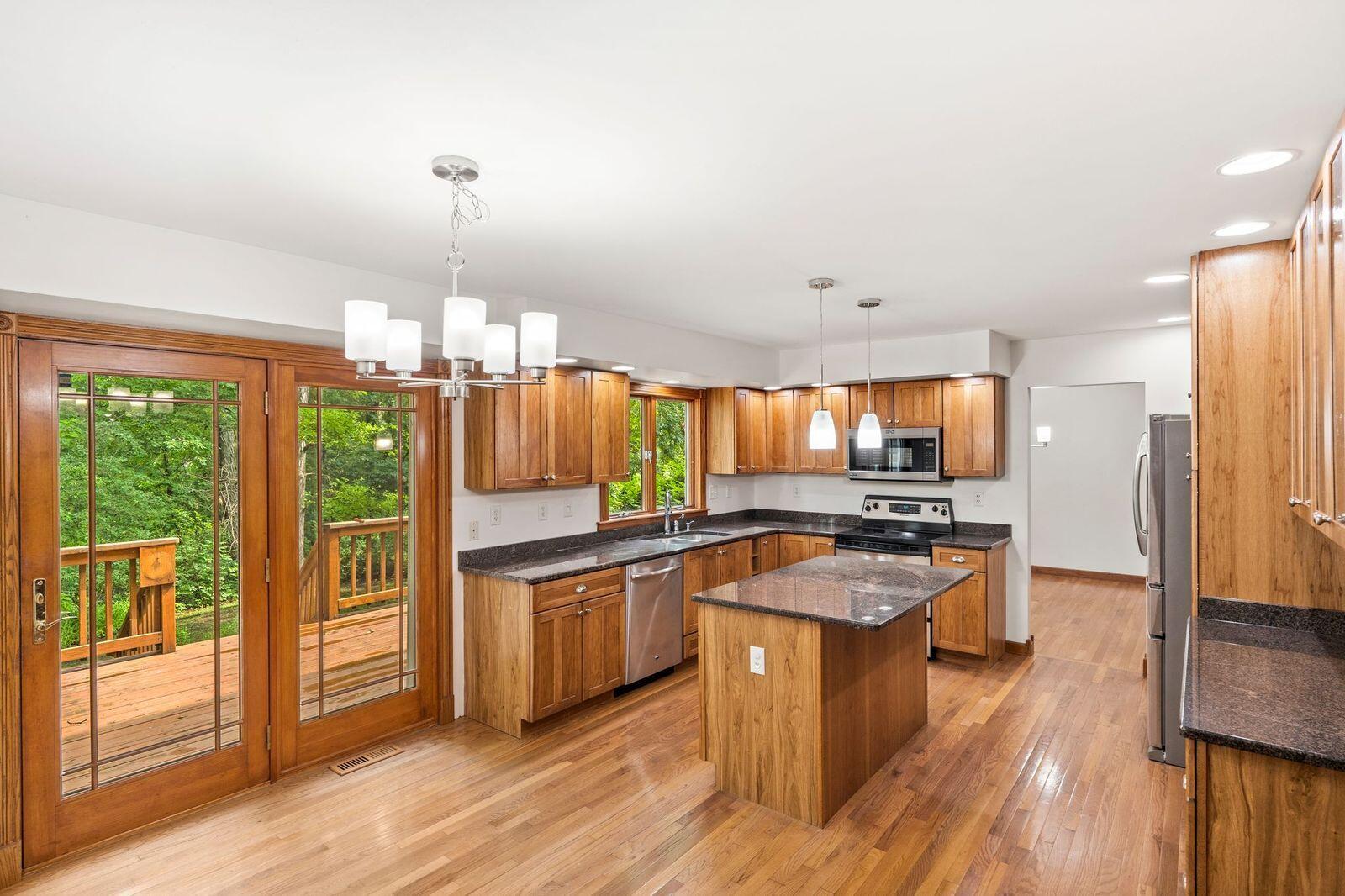 3500 Marine Drive Crown Point, IN 46307 - Photo 3 of 39 1600x1066