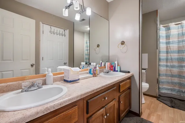 $259,750 | 2210 West Christy Lane, Muncie, IN 47304