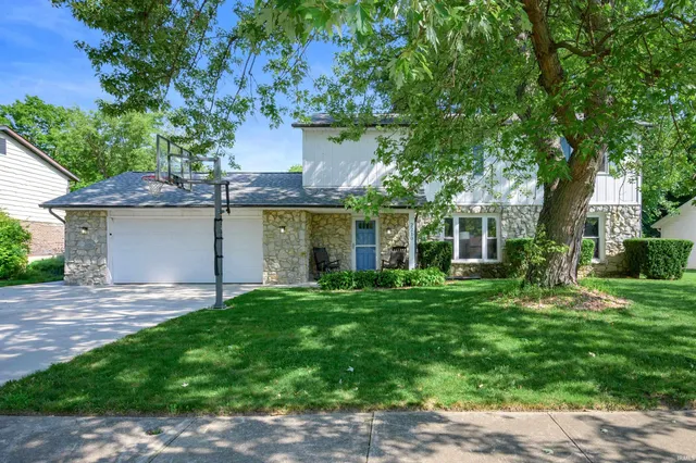 $259,750 | 2210 West Christy Lane, Muncie, IN 47304