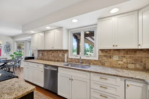$699,999 | 1426 Stonemill Circle South, Carmel, IN 46032