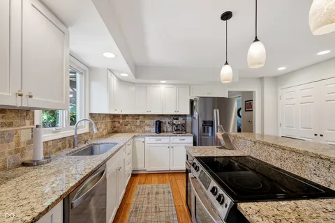 $699,999 | 1426 Stonemill Circle South, Carmel, IN 46032