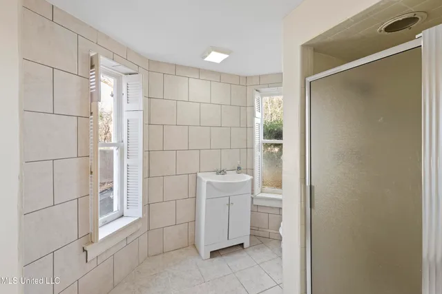 $349,900 | 166 South Craft Street, Holly Springs, MS 38635