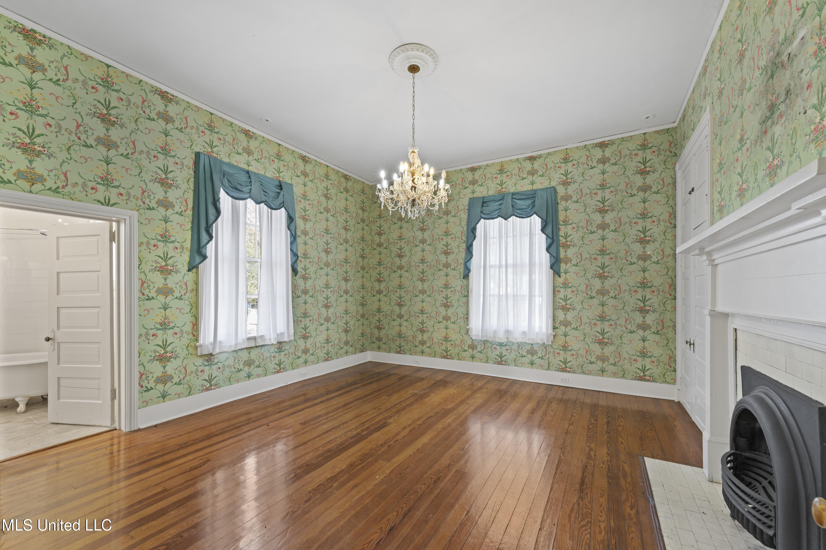 166 South Craft Street Holly Springs, MS 38635 - Photo 10 of 22 3rd Bedroom