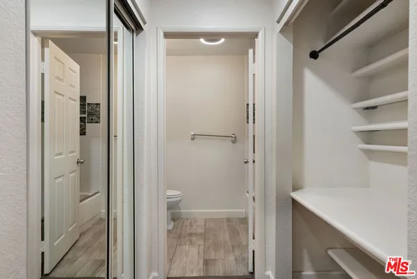 $3,100 | 327 Chestnut Avenue, Unit 104, Long Beach, CA 90802