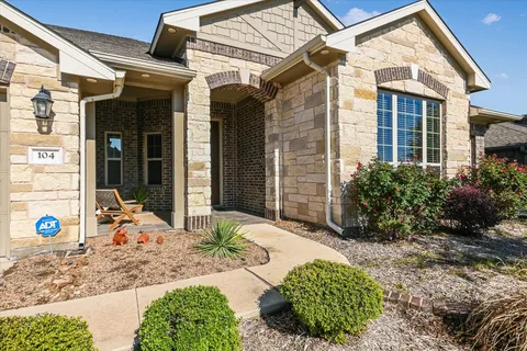 $475,000 | 104 West Highfield Street, Hutto, TX 78634