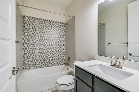 $475,000 | 104 West Highfield Street, Hutto, TX 78634