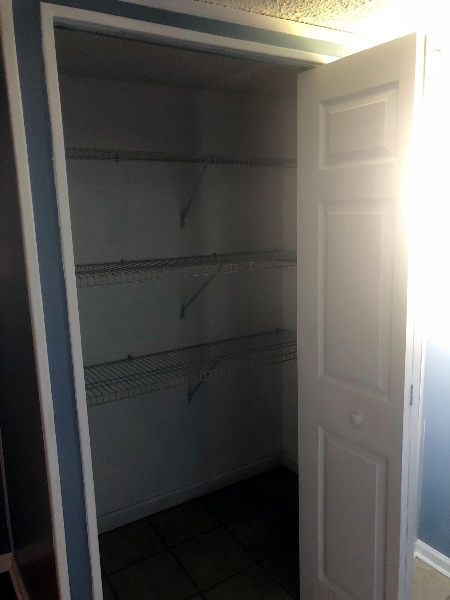 304 Lee Road Clinton, TN 37716 - Photo 6 of 21 a view of walk in closet