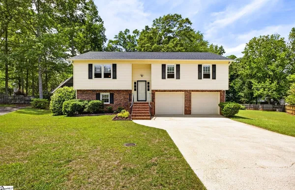 $430,000 | 6 Royal Oak Court, Greenville, SC 29607