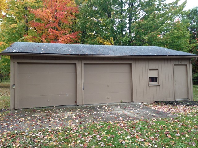 1755 Lafevre Road Geneva, OH 44041 - Photo 8 of 17 Garage