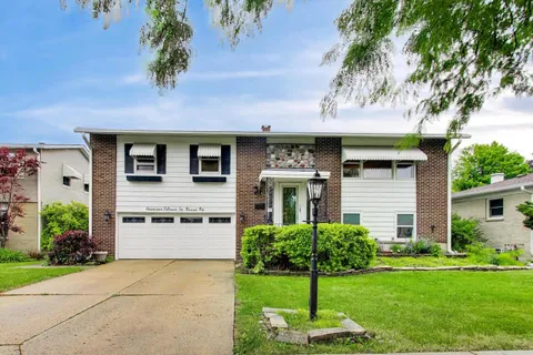 $350,000 | 1415 Busse Road, Mount Prospect, IL 60056