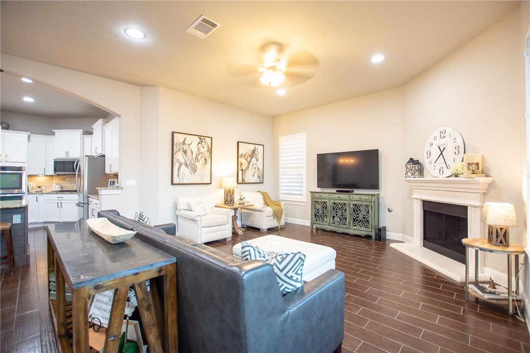 22521 Rock Wren Road Spicewood, TX 78669 - Photo 14 of 38