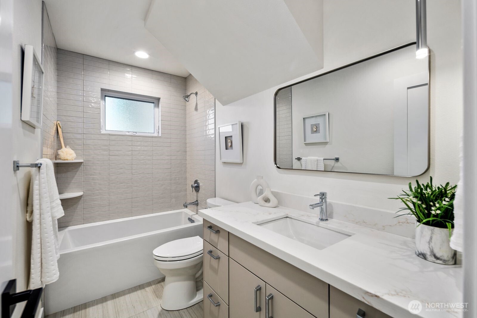 1004 North 48th Street, Unit C Seattle, WA 98103 - Photo 16 of 20