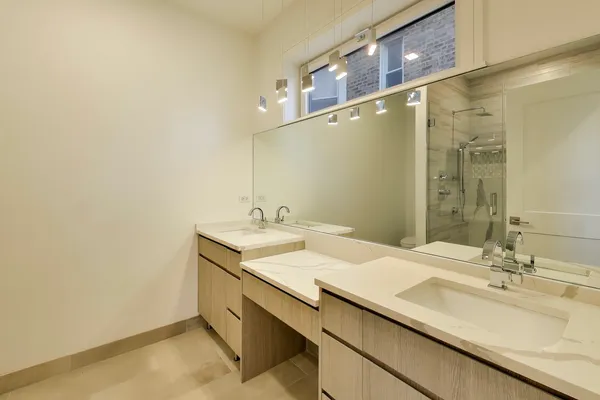$435,000 | 4351 South Vincennes Avenue, Unit 2, Chicago, IL 60653