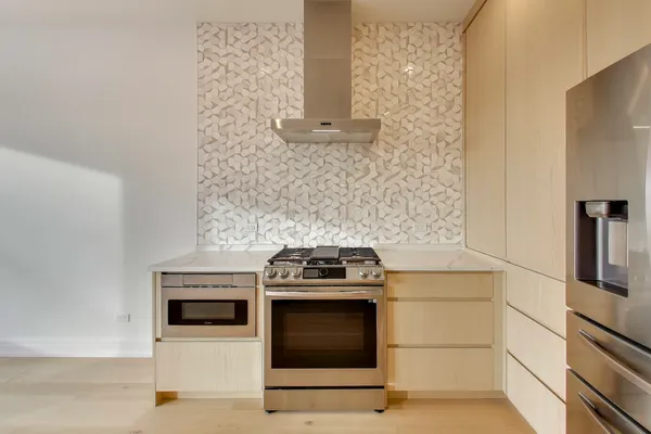 $435,000 | 4351 South Vincennes Avenue, Unit 2, Chicago, IL 60653