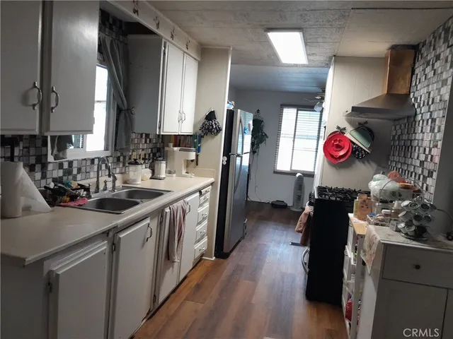 a view of back yard of the house