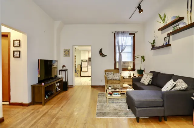 $3,600 | 816 Bloomfield Street, Unit 1, Hoboken, NJ 07030