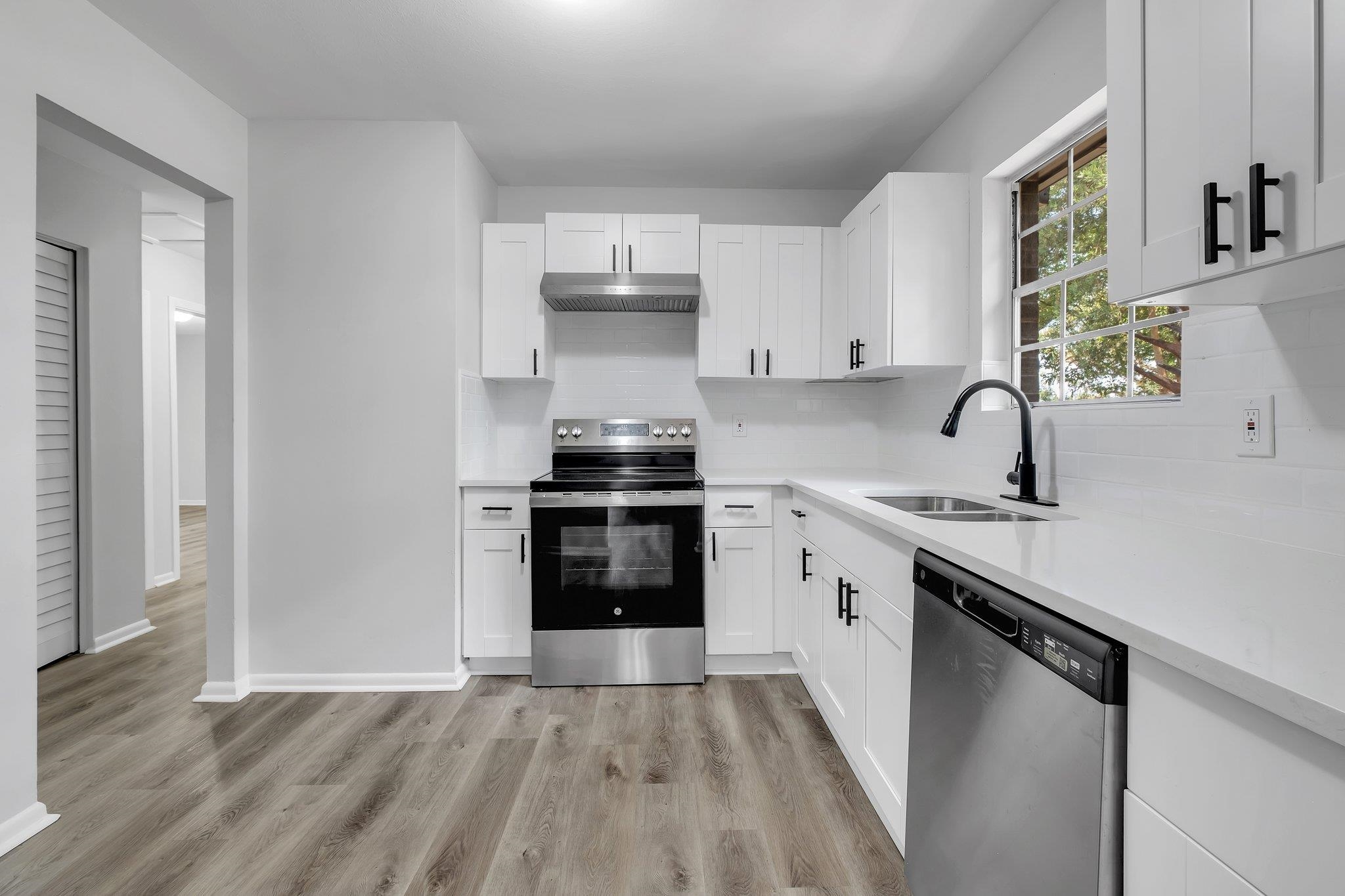 2314 Oxford Road Tallahassee, FL 32304 - Photo 3 of 27