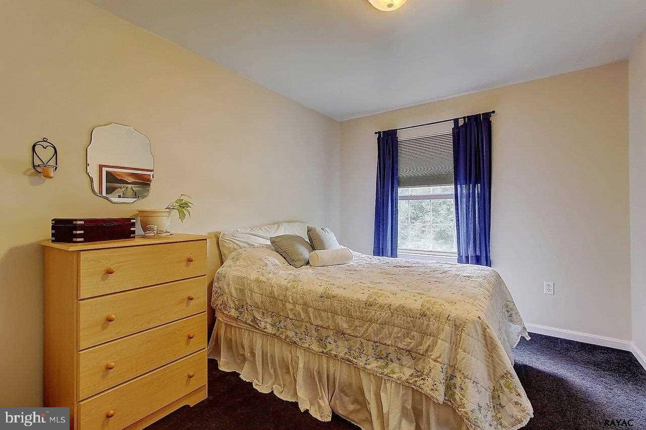 2884 Robin Road York, PA 17404 - Photo 26 of 36 Gallery Image 26