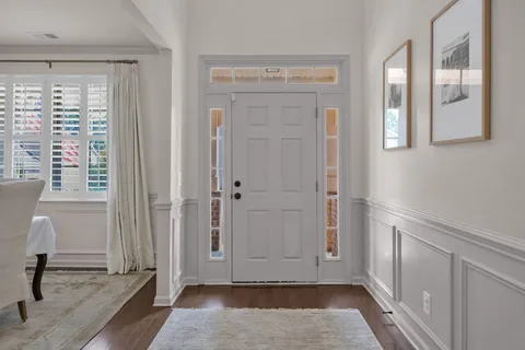 a view of front door with entryway